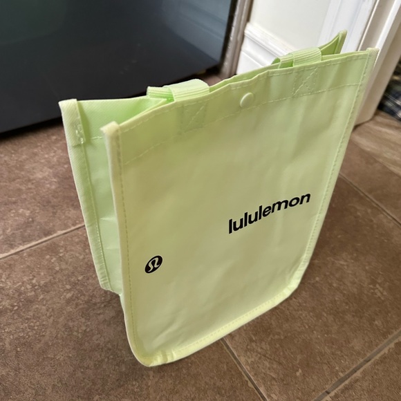 Lululemon all in the right places 5 pocket like new condition - Picture 6 of 7